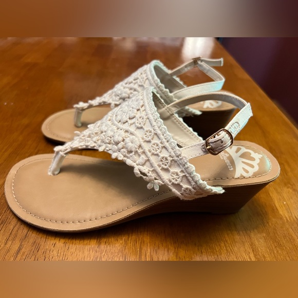 NWOT Fergalicious wedge sandals with woven lacy tops. Very boho and super cute! - Picture 3 of 6